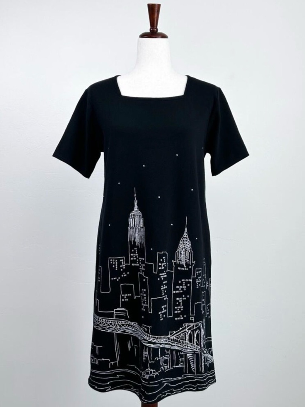 Vintage New York City Skyline Graphic NYC Empire State Black Shift Dress MEDIUM